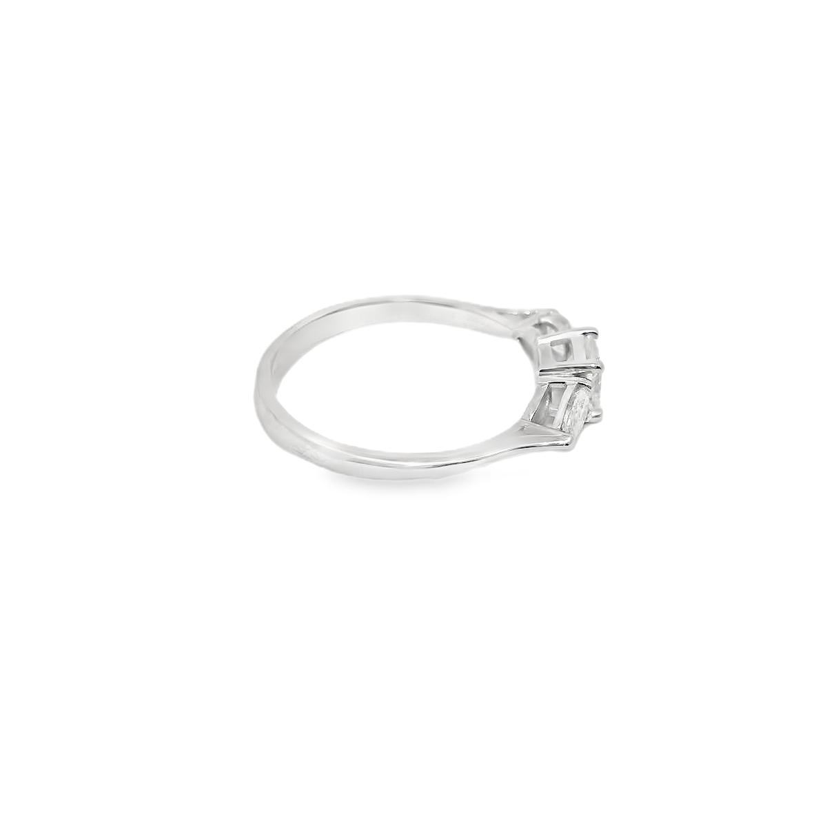 Anillo de compromiso.