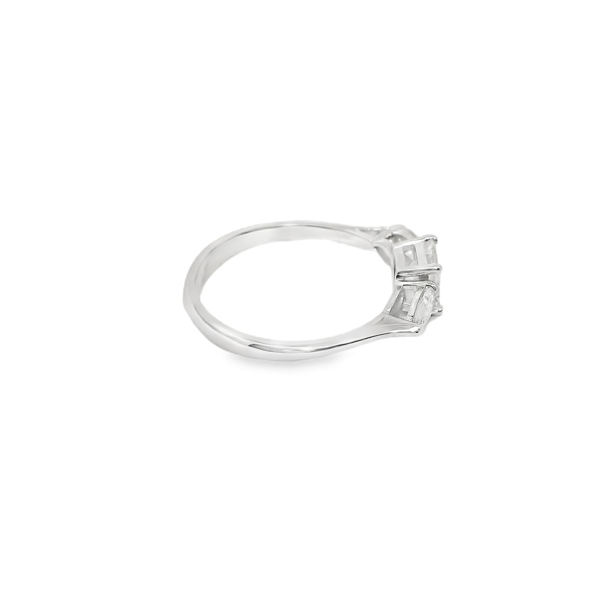Anillo de compromiso.