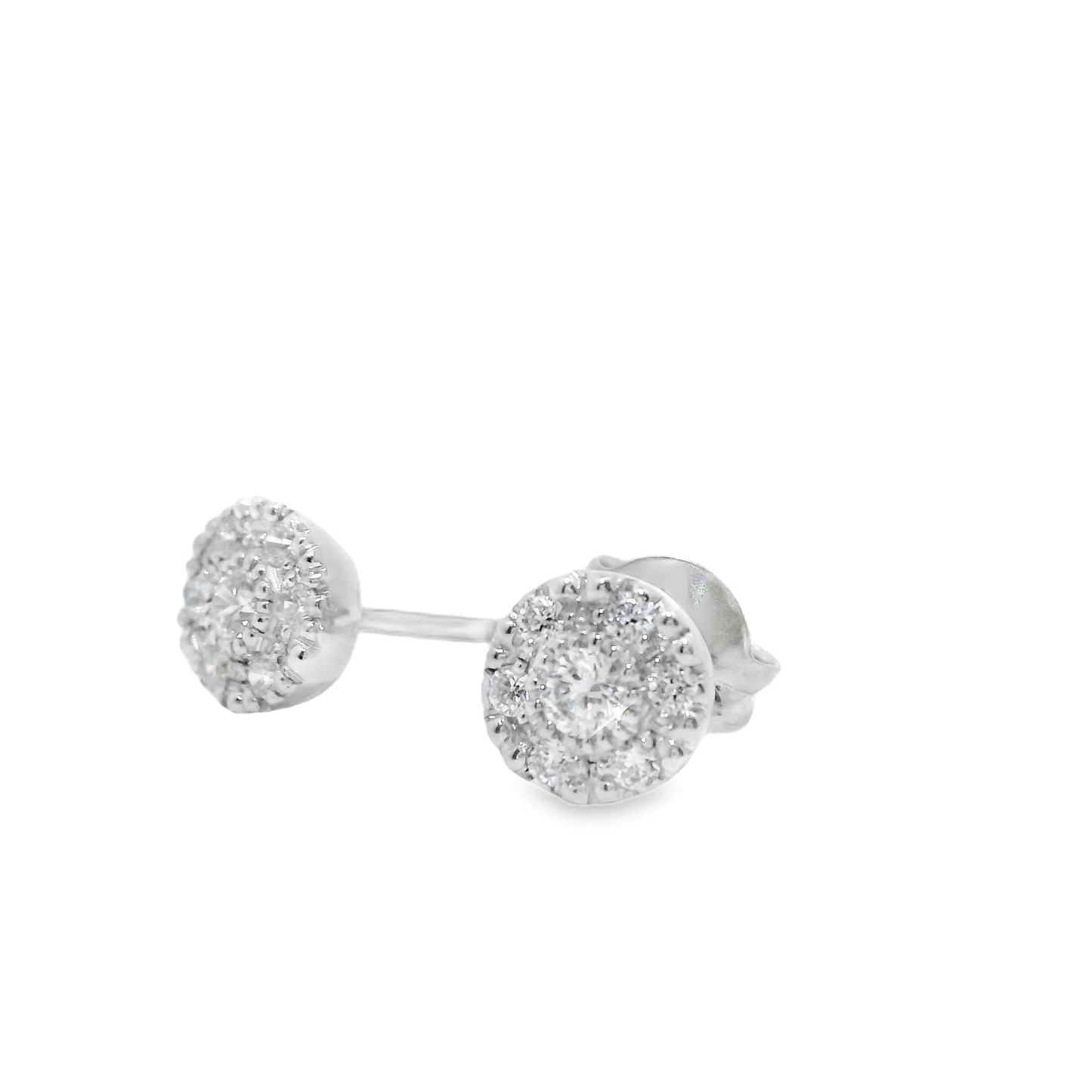 Pendientes cortos.