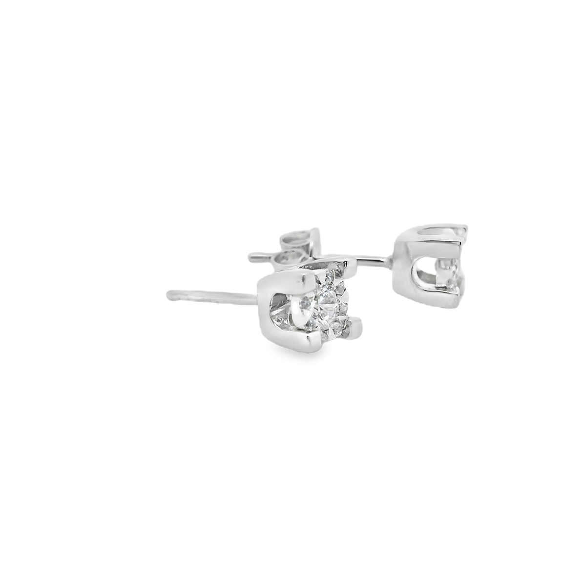 Pendientes cortos.