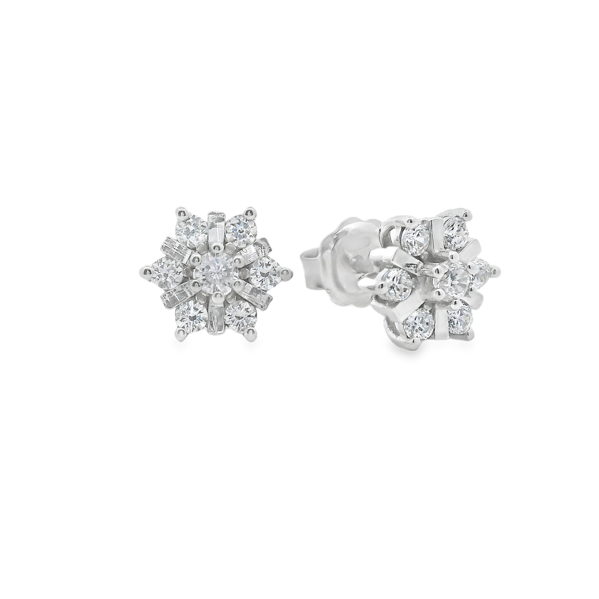 Pendientes cortos.