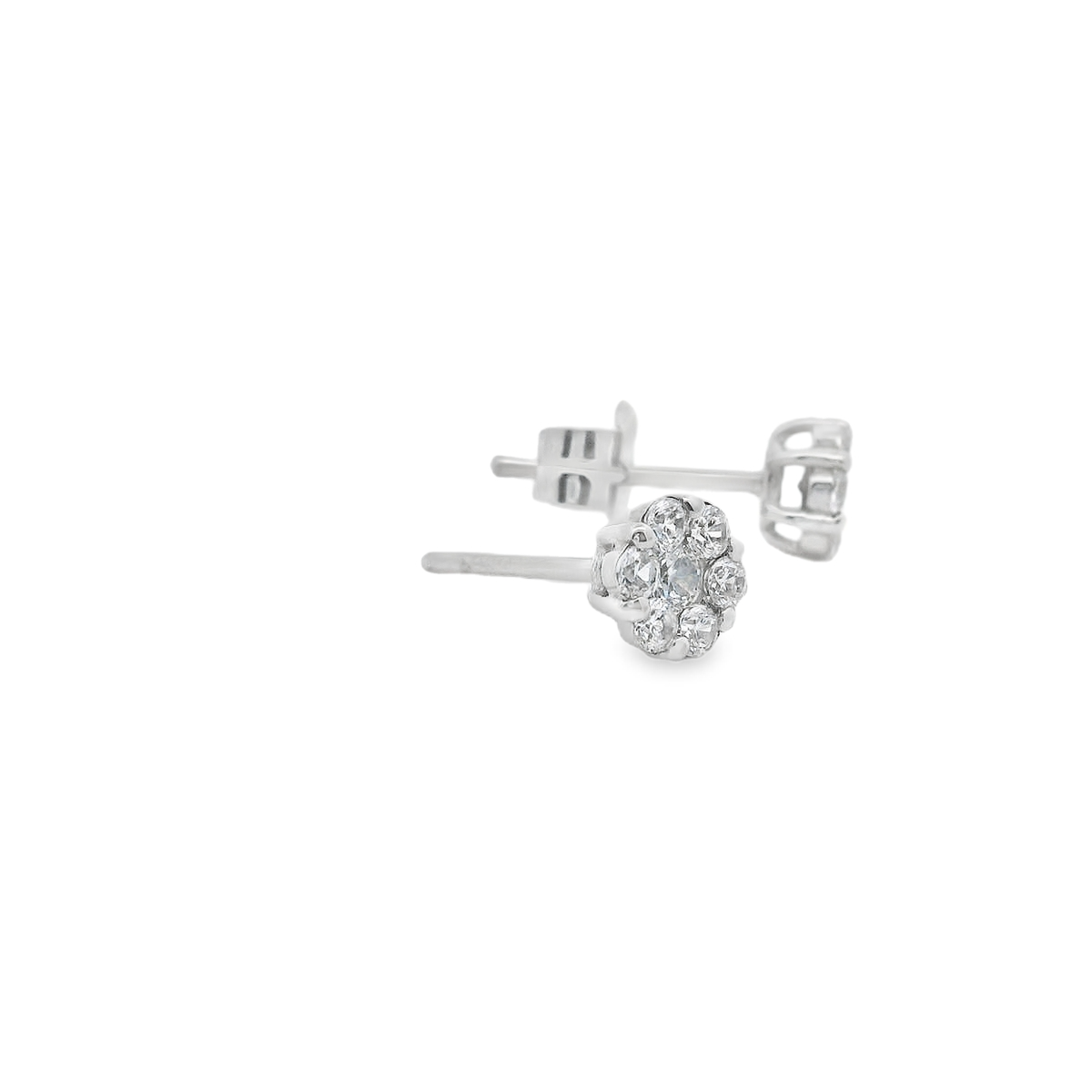 Pendientes cortos.