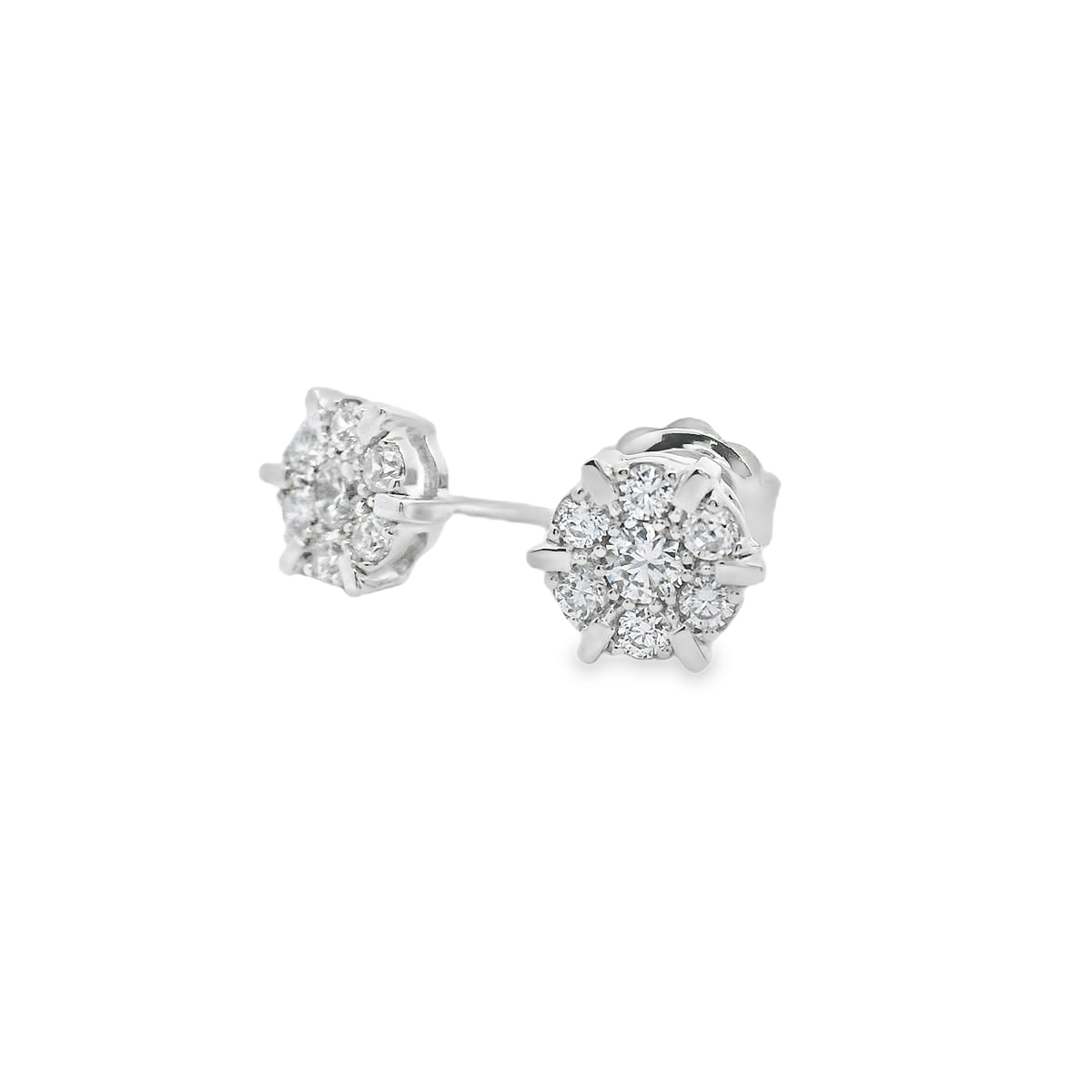 Pendientes cortos.