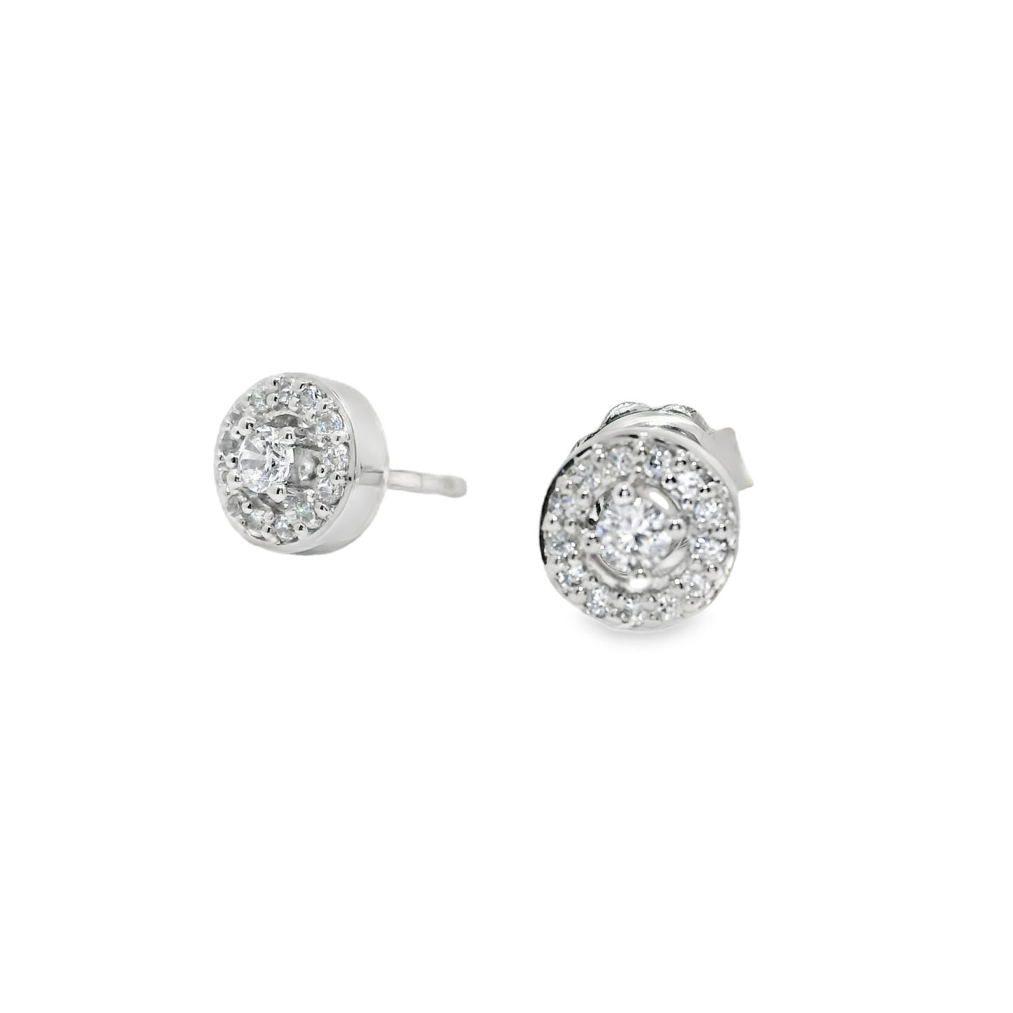 Pendientes cortos.
