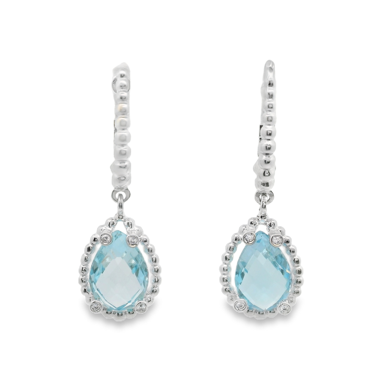 Pendientes de color.