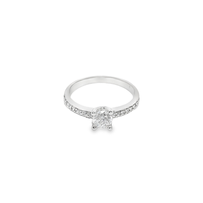 Anillo de compromiso.