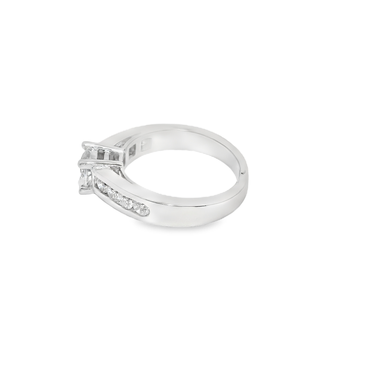 Anillo de compromiso.