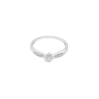 Anillo de compromiso.