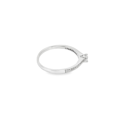 Anillo de compromiso.