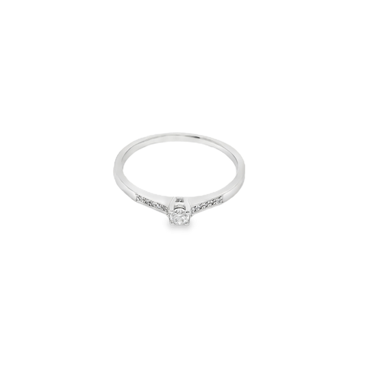 Anillo de compromiso.