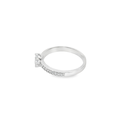 Anillo de compromiso.