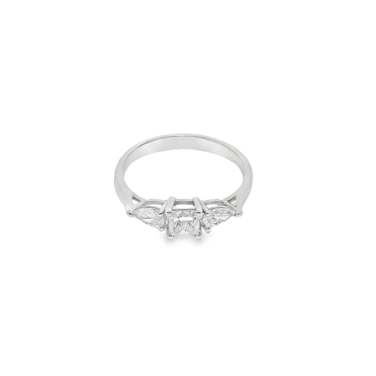 Anillo de compromiso.