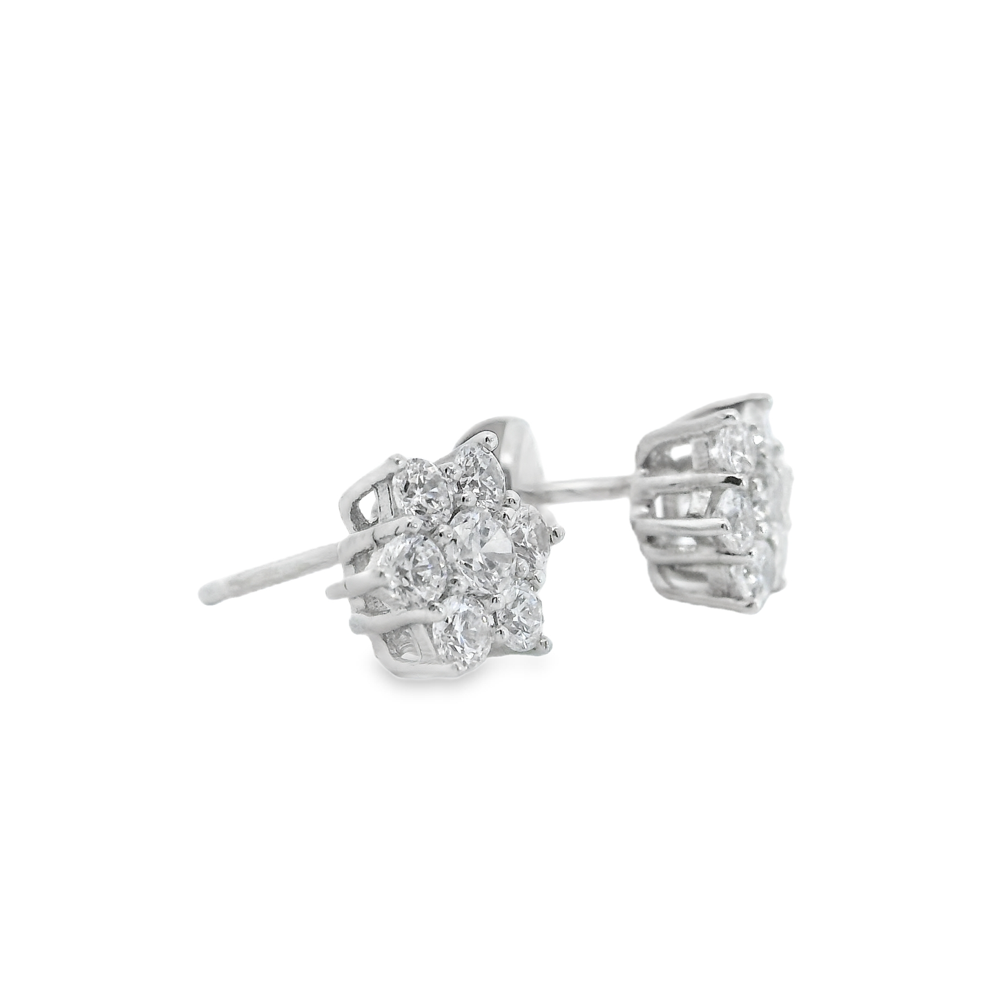 Pendientes cortos.