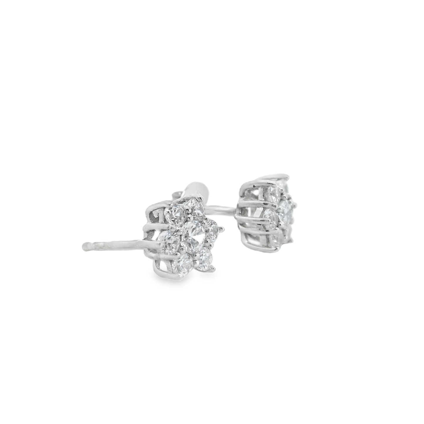 Pendientes cortos.
