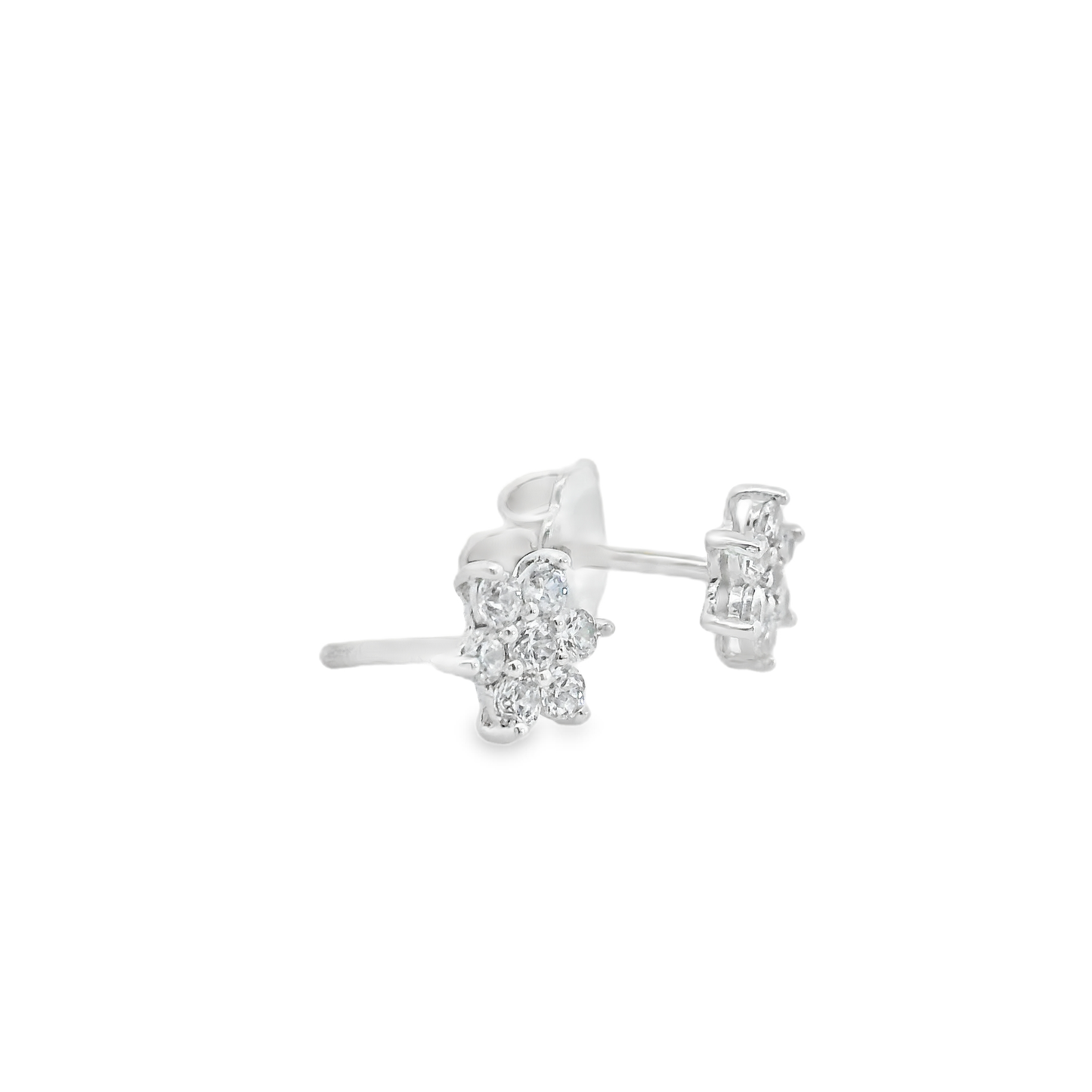 Pendientes cortos.