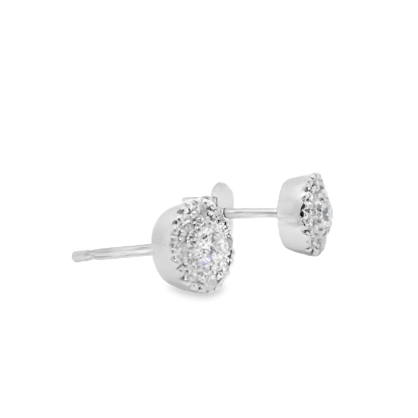 Pendientes cortos.