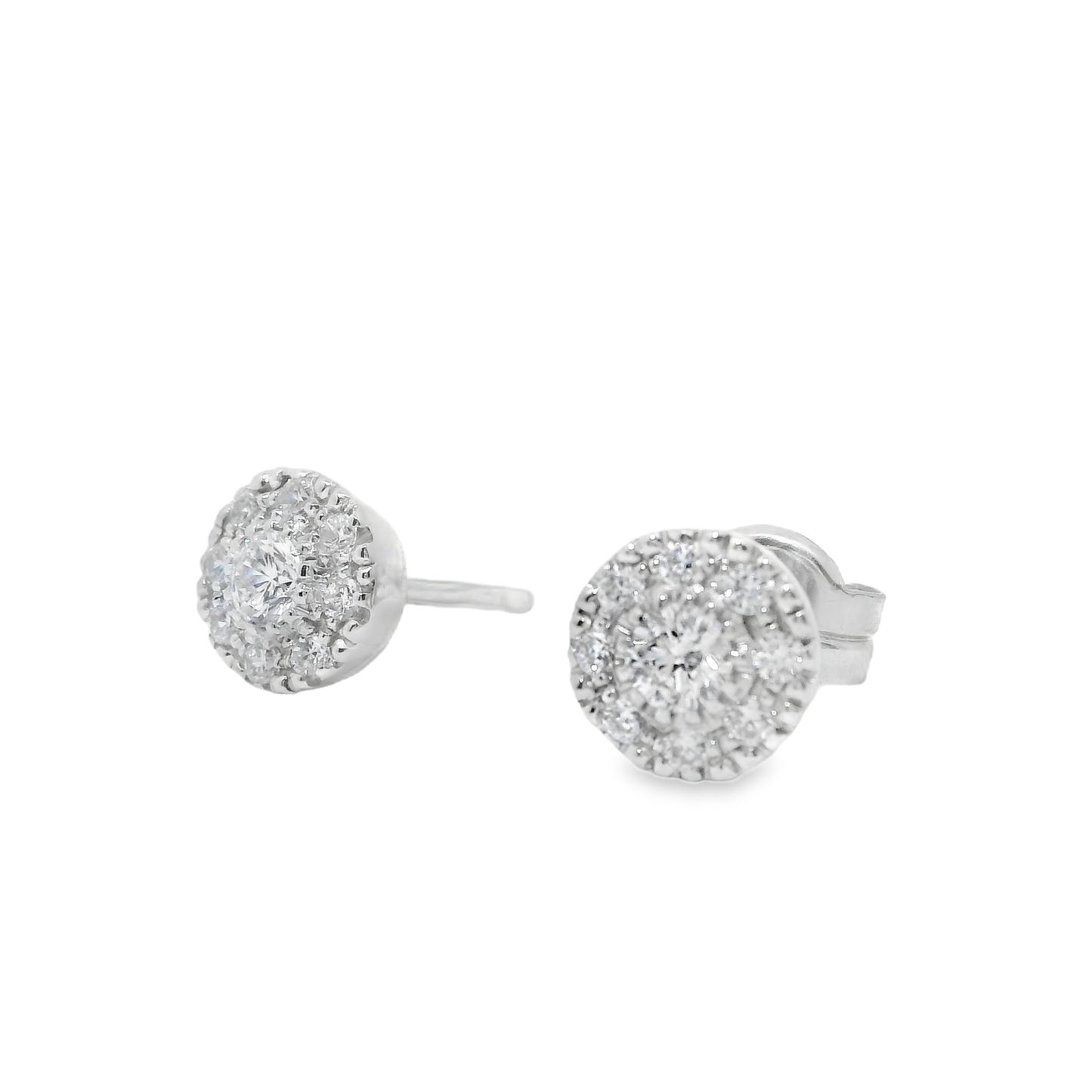 Pendientes cortos.