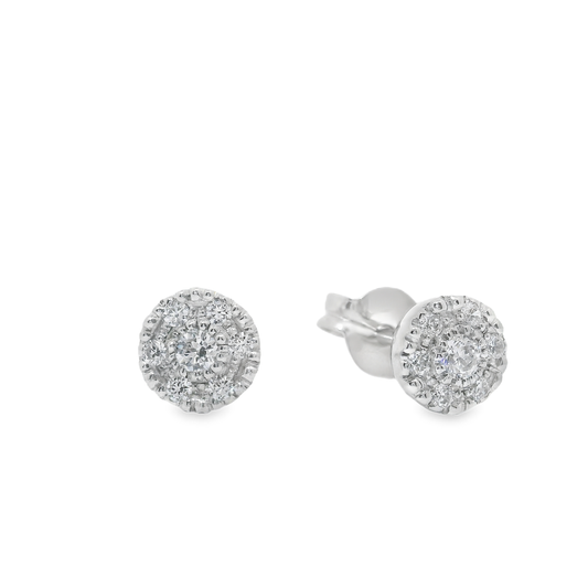 Pendientes cortos.