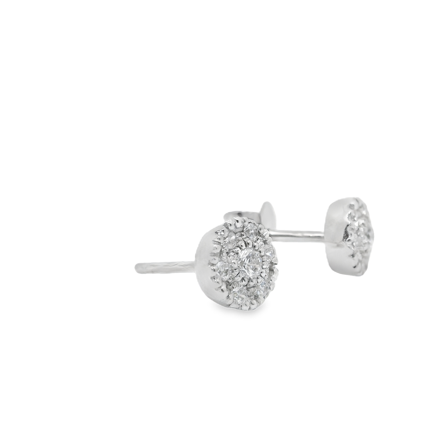 Pendientes cortos.