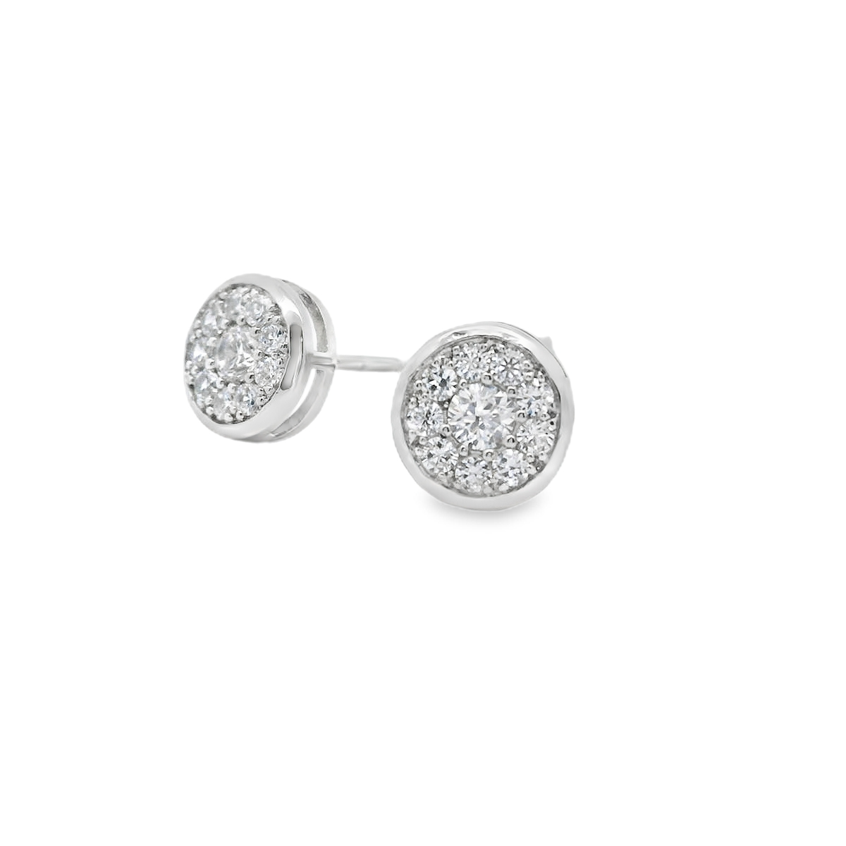Pendientes cortos.