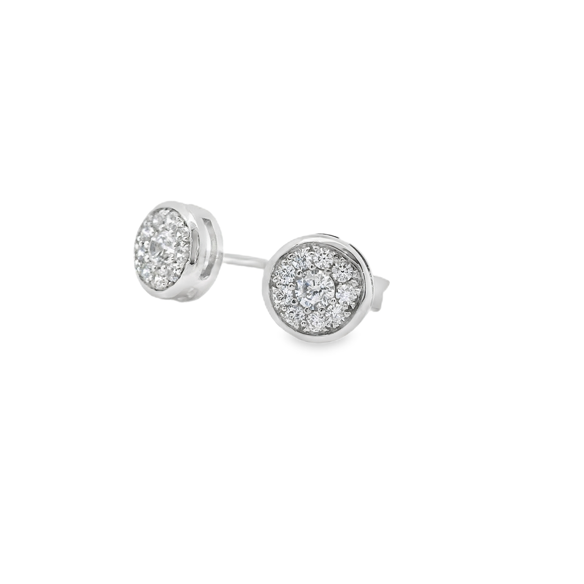 Pendientes cortos.