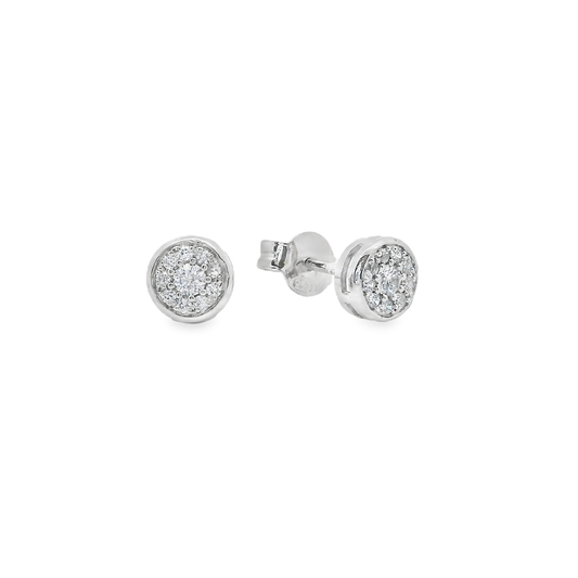 Pendientes cortos.