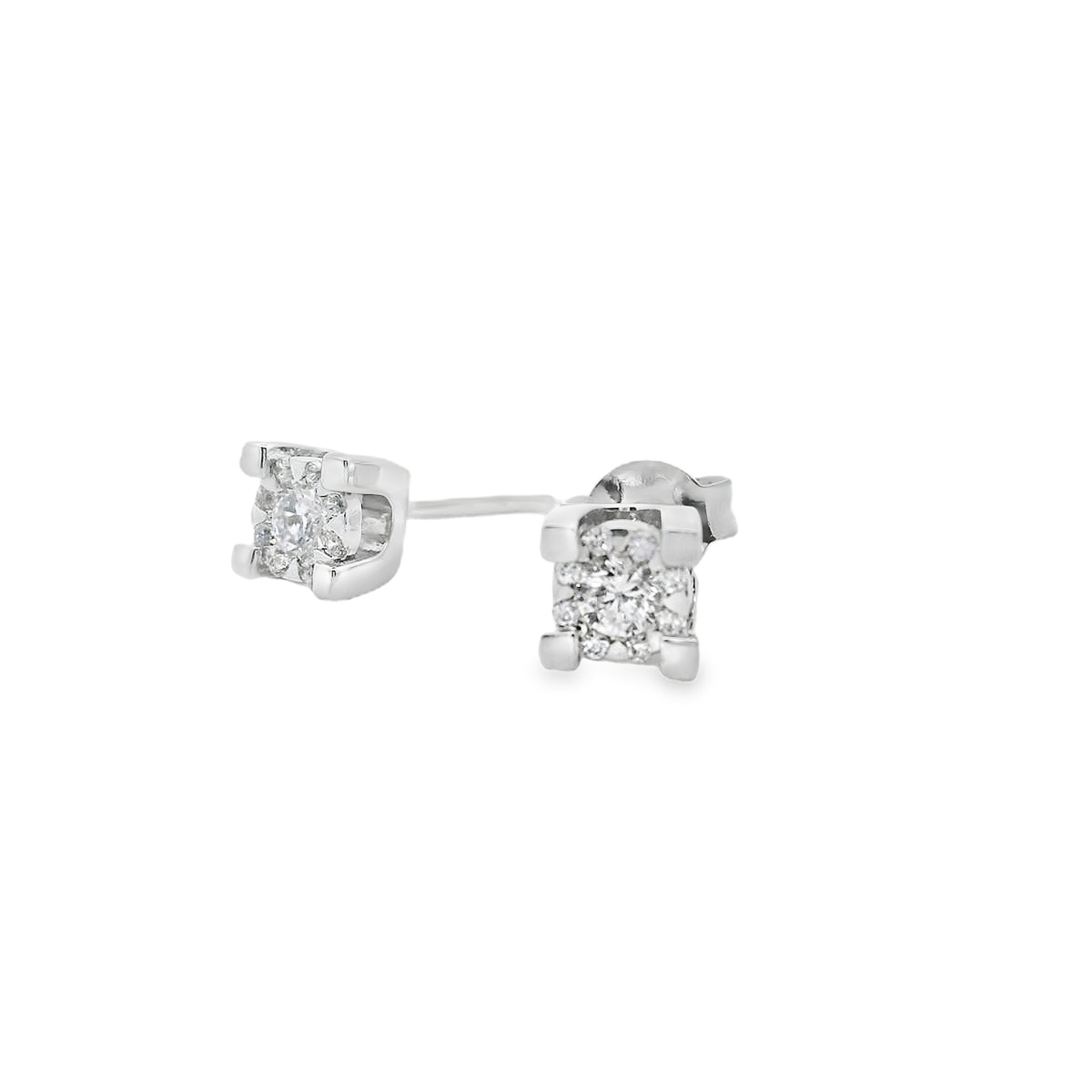 Pendientes cortos.