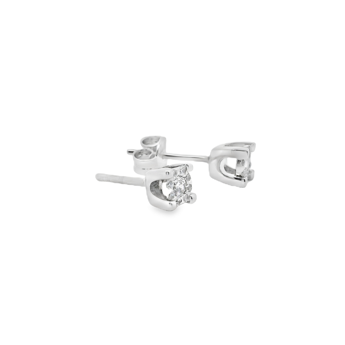 Pendientes cortos.