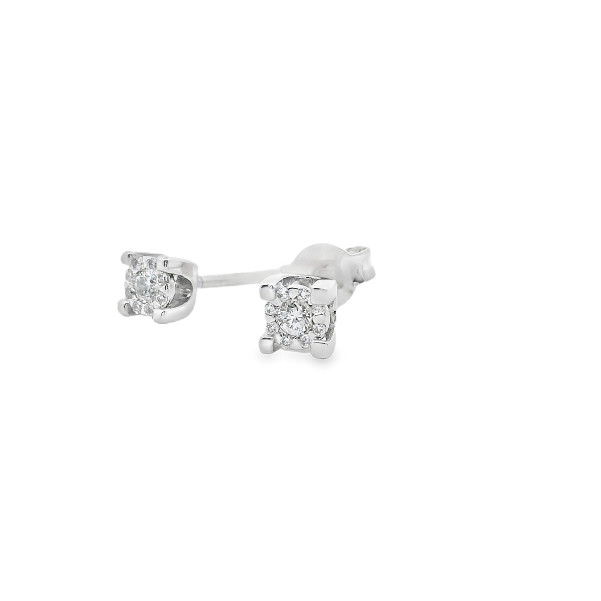 Pendientes cortos.
