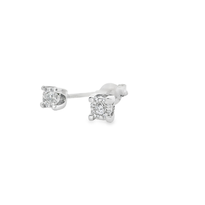 Pendientes cortos.