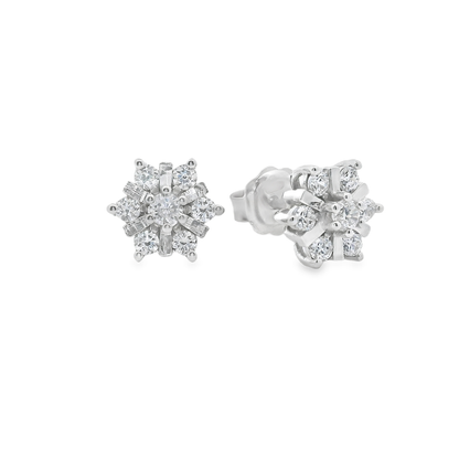 Pendientes cortos.