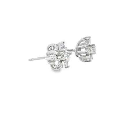 Pendientes cortos.