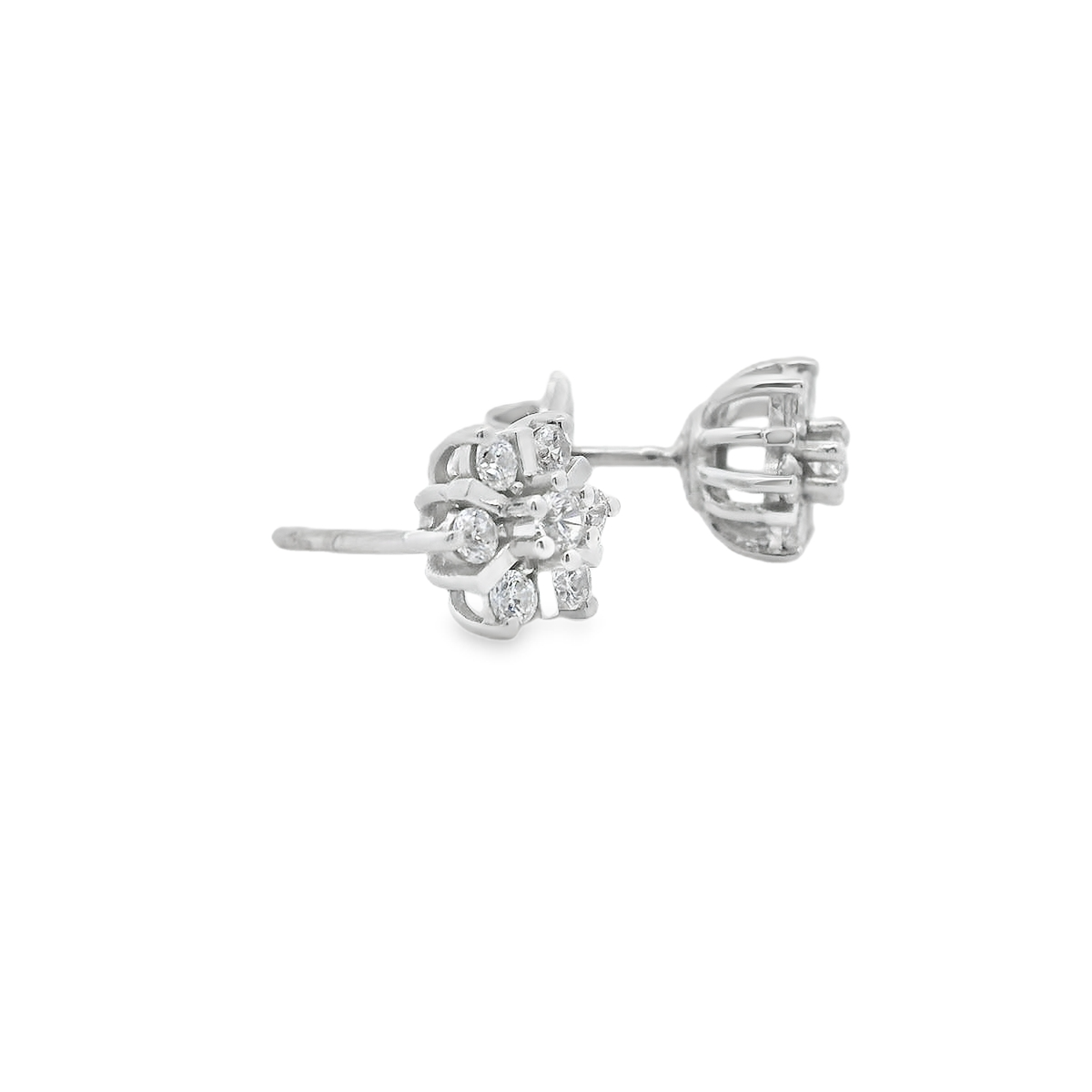 Pendientes cortos.