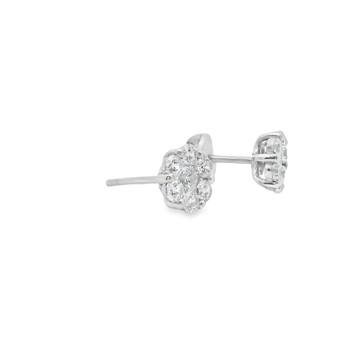 Pendientes cortos.