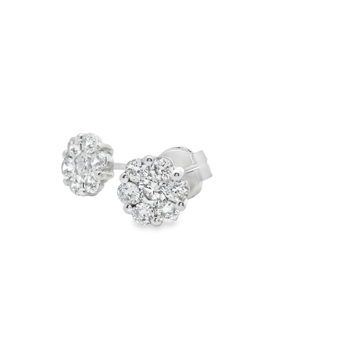 Pendientes cortos.