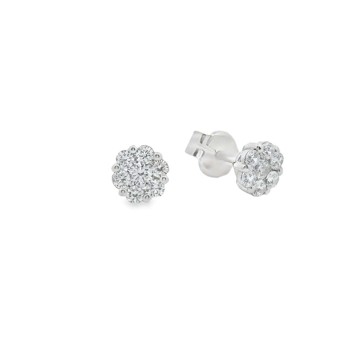 Pendientes cortos.