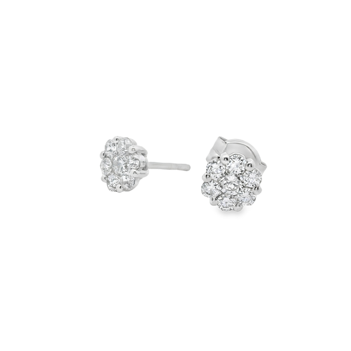 Pendientes cortos.