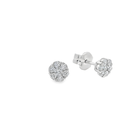 Pendientes cortos.