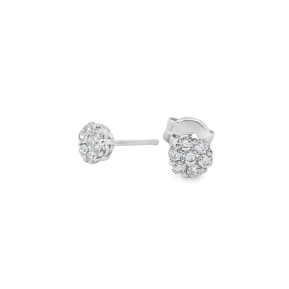 Pendientes cortos.