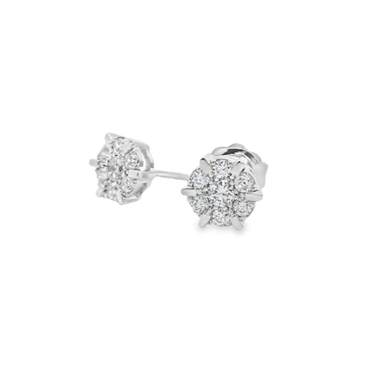 Pendientes cortos.