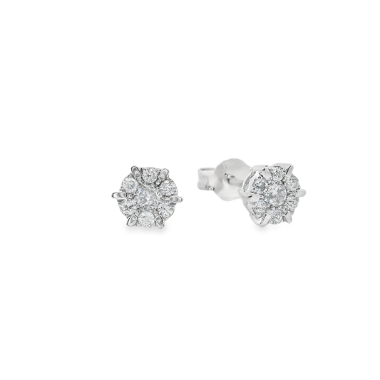 Pendientes cortos.