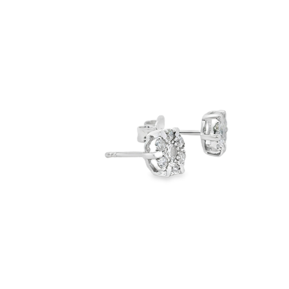 Pendientes cortos.