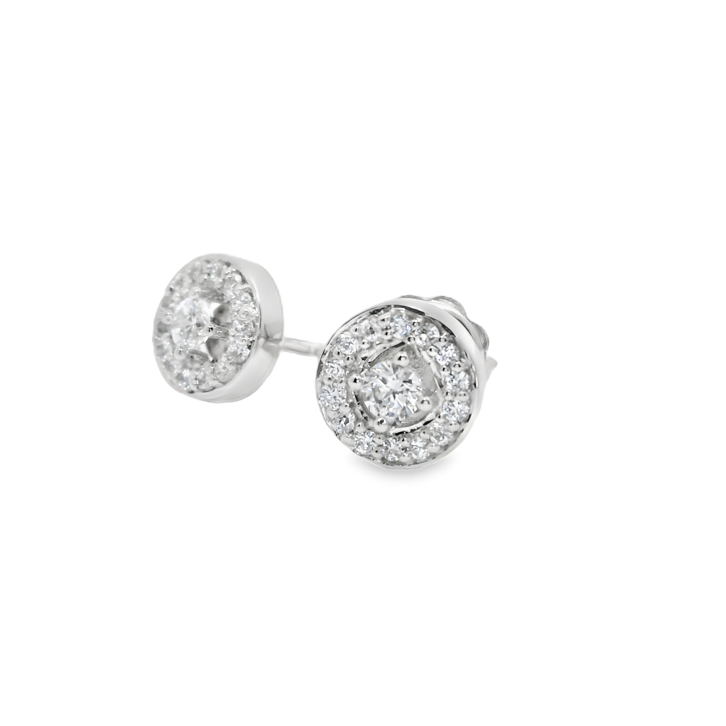 Pendientes cortos.