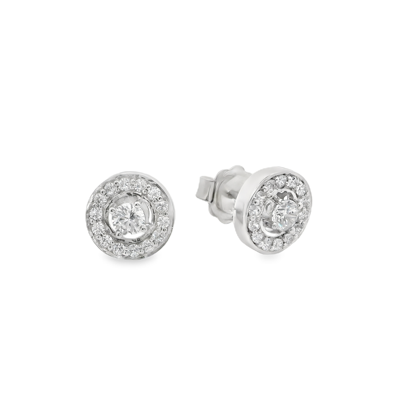 Pendientes cortos.