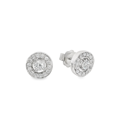 Pendientes cortos.