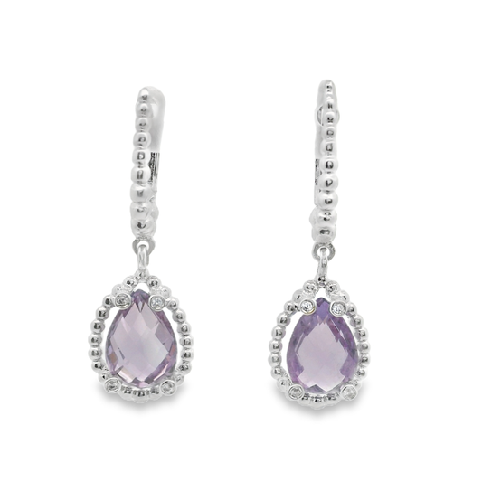 Pendientes de color.