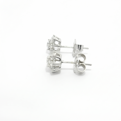 Pendientes cortos.