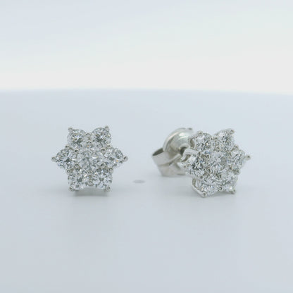 Pendientes cortos.