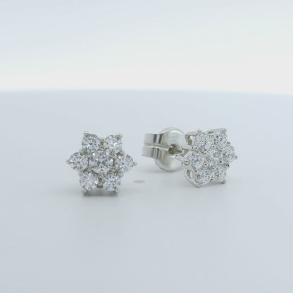 Pendientes cortos.
