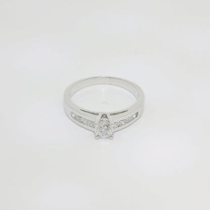 Anillo de compromiso.
